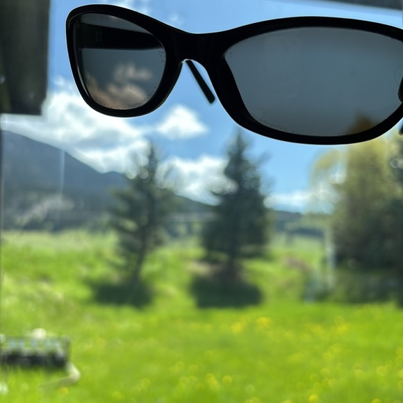 Black Sunglasses - Picture 5 of 7